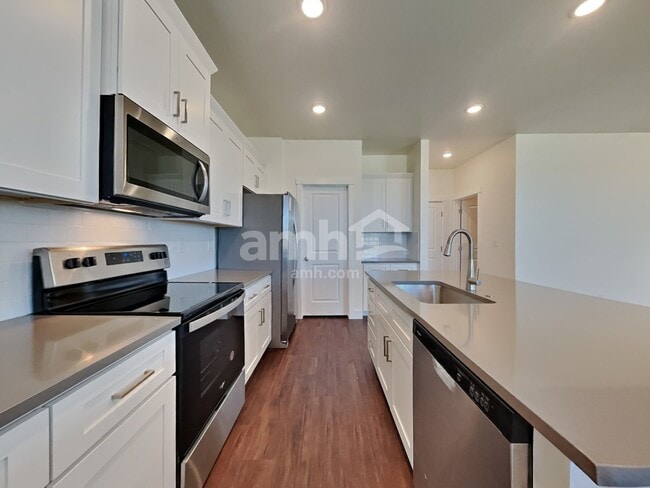 Photo - 1405 Alderleaf Ave