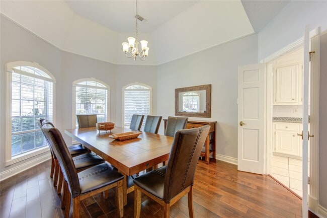 Photo - 3622 Springhill Ln