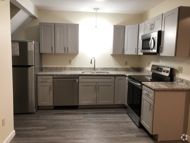 Building Photo - 662 Tyler St Unit 662A Tyler Rental