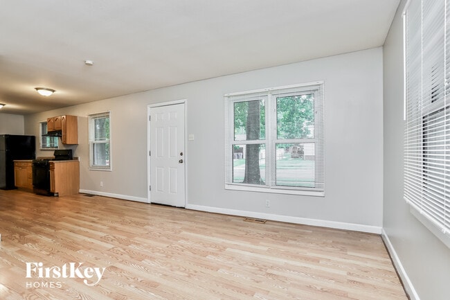 Photo - 1160 Spruce Dr