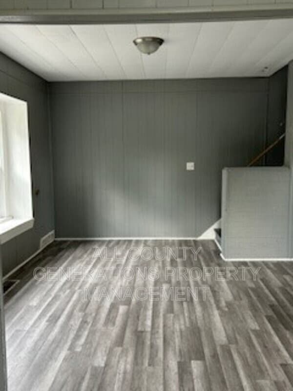 Photo - 3110 W 84th St