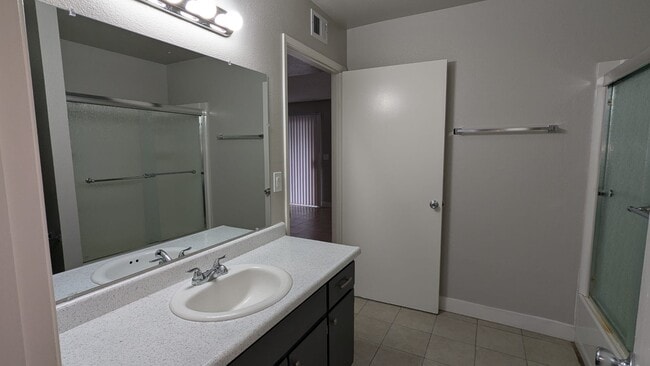 Photo - 815 N Peach Ave Unit 122