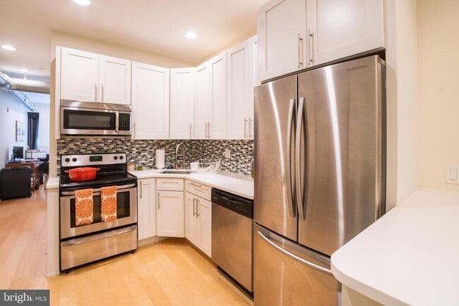 Building Photo - 1305 Locust St Unit 4A Rental