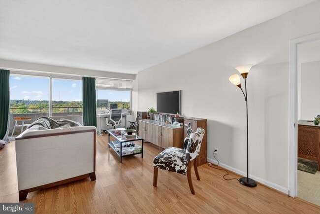 Building Photo - 4515 Willard Ave Unit 2008S