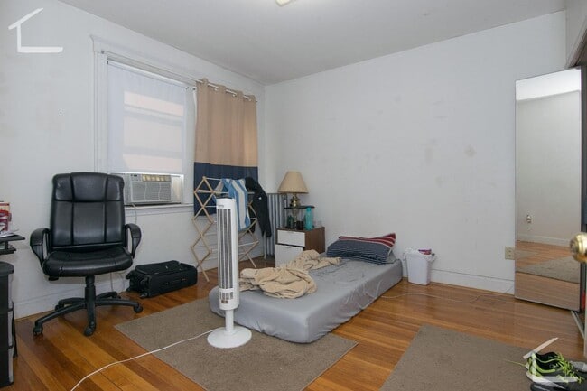 Photo - 9/1 Spacious top floor 4BR/2BA with heat inc, balcony!