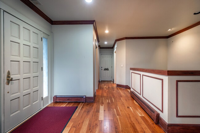 Photo - 411 Beach St