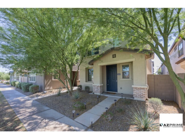 Building Photo - Welcome to this Meticulously Renovated and... Rental