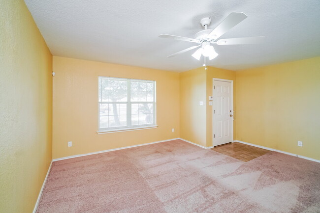 Photo - 8007 Heights Valley