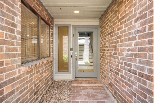 Photo - 1114 Augusta Dr Unit 1