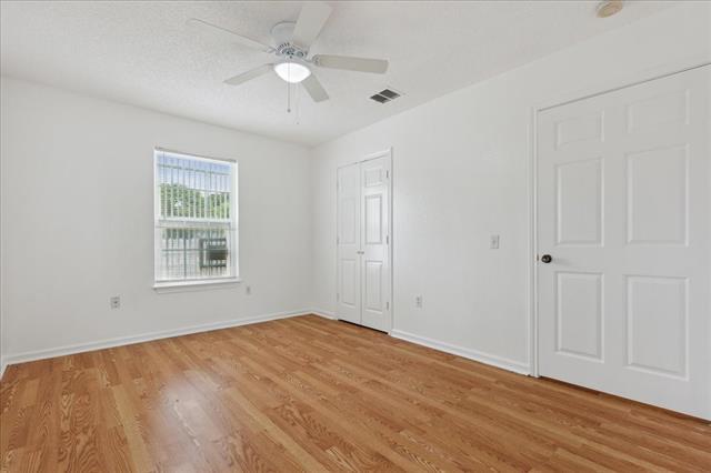 Photo - 4043 Gray Oak Pl