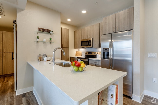 2BD, 2BA - 924 SF