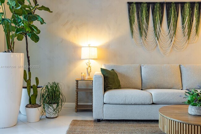 Photo - 2301 Collins Ave Unit 519