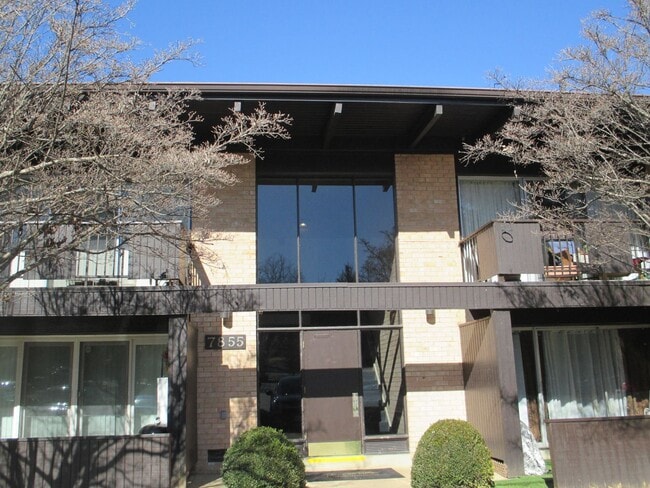 Two Bedroom, Two Bath Condo Located Near T... - Two Bedroom, Two Bath Condo Located Near T...