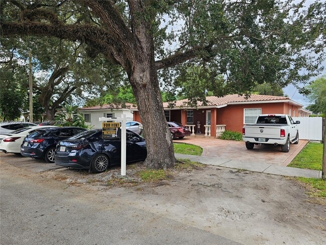 Building Photo - 651 SW 66th Ave