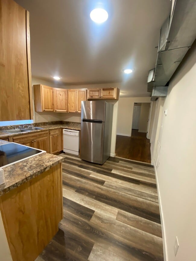 Photo - 1611 Nutwood St