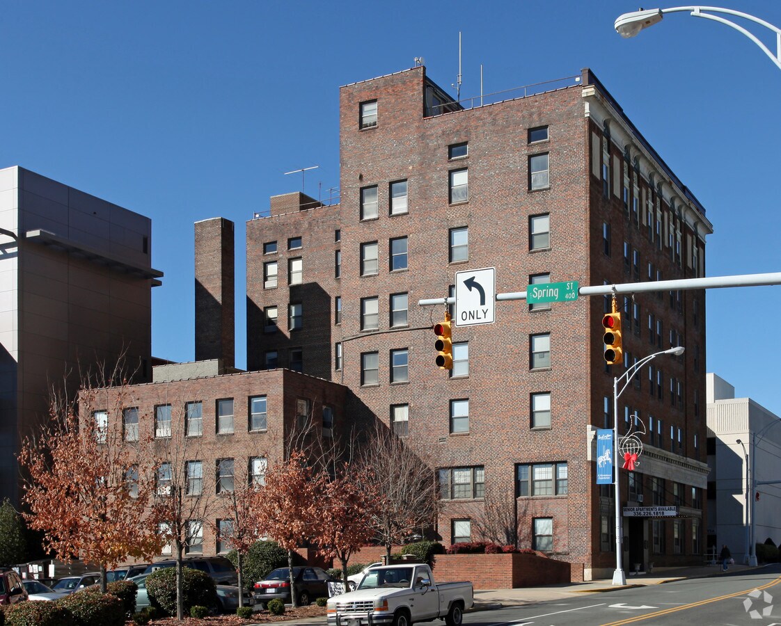 Photo - Alamance Plaza