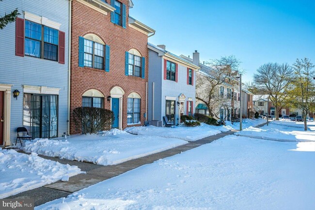 Photo - 60 O'Neill Ct