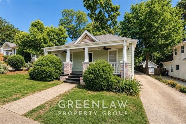 Photo - 1960 Cambridge Ave