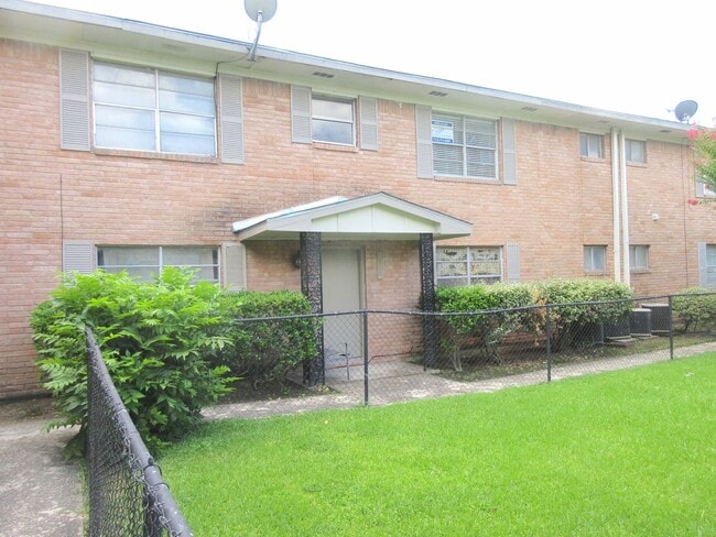 Photo - Spring Branch Condo ALL BILLS PAID! Unit 6
