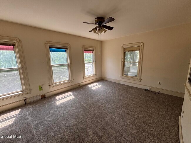 Building Photo - 174 Main St Unit 2 Rental