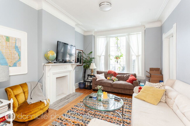 Building Photo - 2909 W Belden Ave Unit 3 Rental