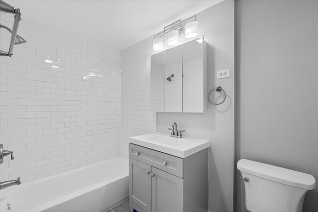 Photo - 1133 N State St Condo Unit 4D
