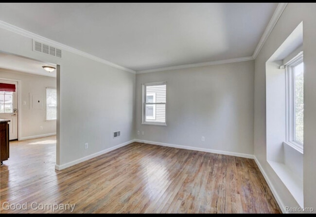 Photo - 600 Kalama Ave