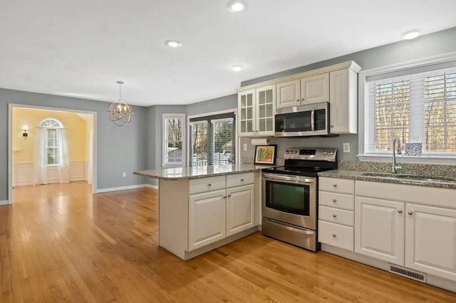 8 Lichen Ln