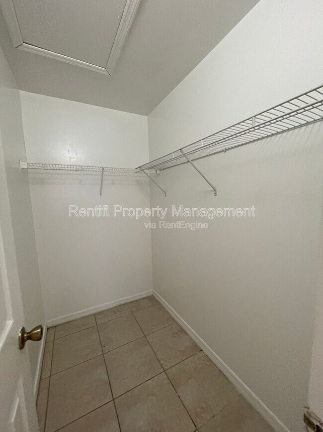 1128 Homer Ave S