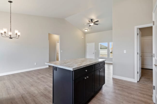 Photo - 1407 Blue Grouse Way