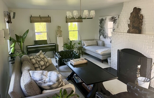 Photo - 5 High St Ct