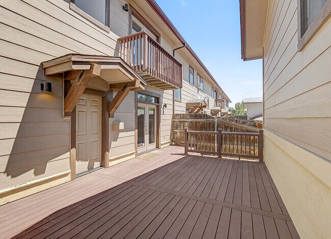 1519 E Payton Wy