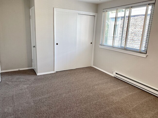 Photo - 700 E Mercer