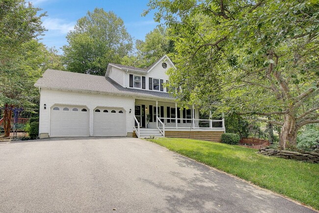 Building Photo - 48 Radcliffe Dr