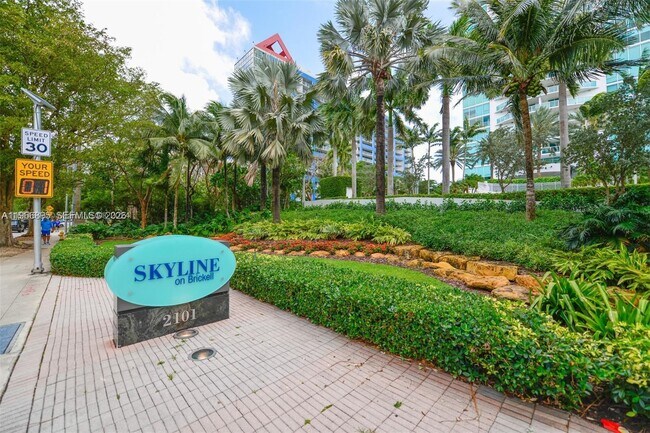 Building Photo - 2101 Brickell Ave Unit 305