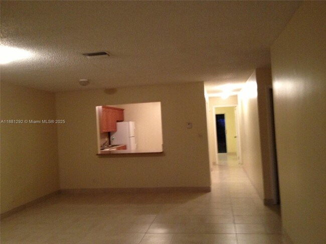 Photo - 4065 SW 51st St Unit B