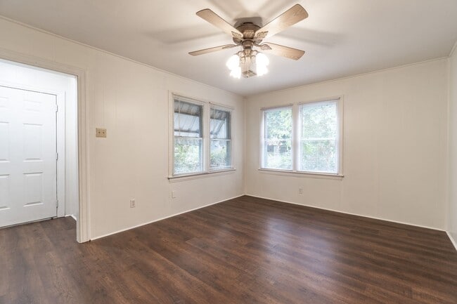 Photo - * Move-In Special * Fully Remodeled Home o...