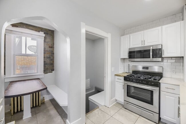 Photo - LOCATION LOCATION! Charming and updated bungalow located just west of Wash Park!!  Move in Specia...