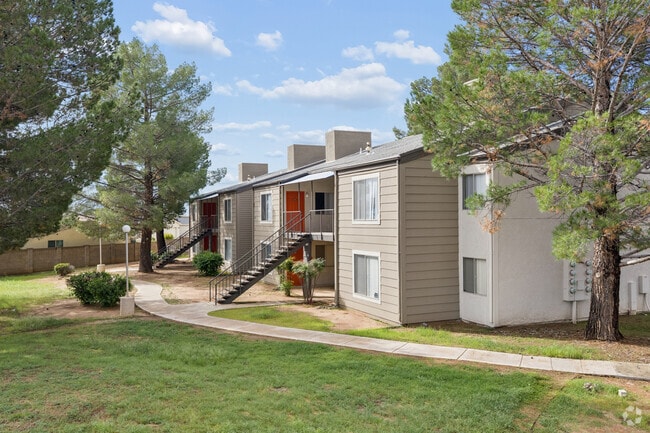 Building Photo - Las Brisas