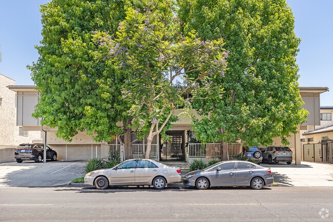 1666 Federal Ave