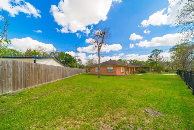 Photo - 7015 Kopman Dr