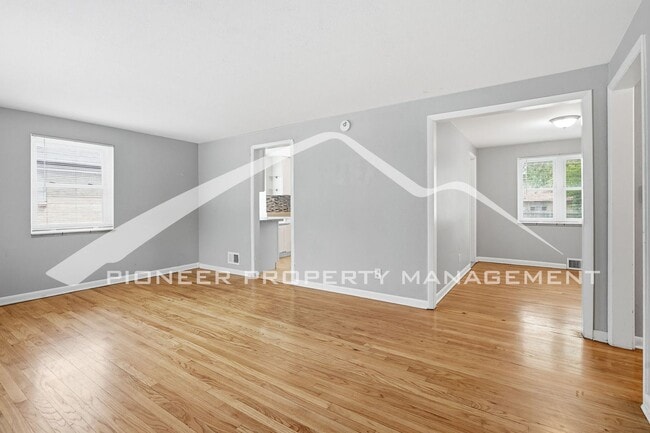 Photo - Spacious Home with Washer/Dryer and Fenced Yard