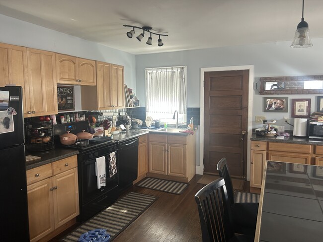 Photo - 9 Chestnut Ave