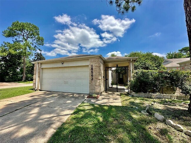 Photo - 18562 Meadows Way Dr Casa
