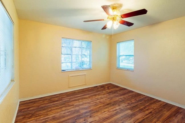 Photo - 1744 Granville Ct S