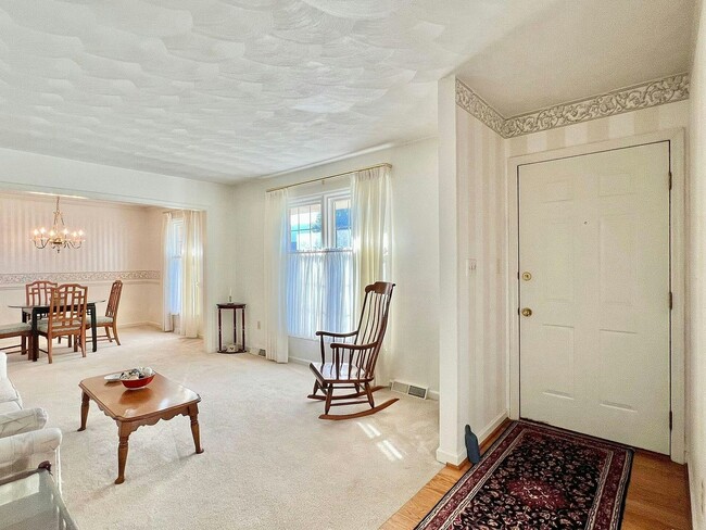 Photo - 4946 Appletree Dr