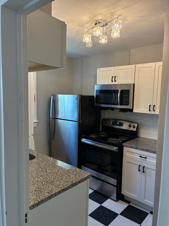 Photo - Avenue Willows 2 bed-1 bath with W/D inclu...