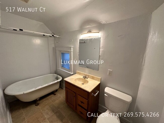 Photo - 517 Walnut Ct