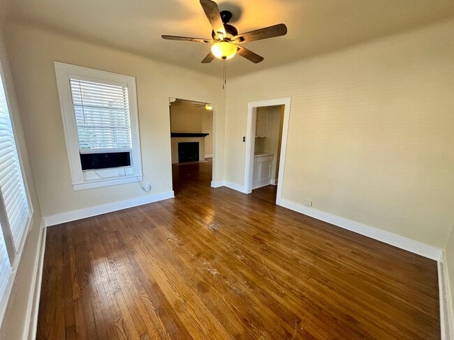Photo - 424 E Ashby Pl