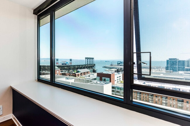 Photo - 250 King St Unit 1614